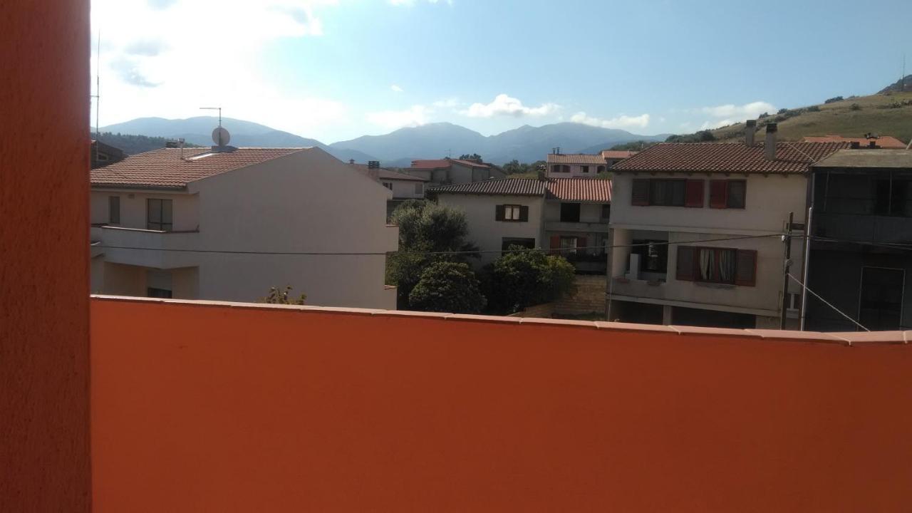L'Abete Acomodação com café da manhã Guspini Exterior foto