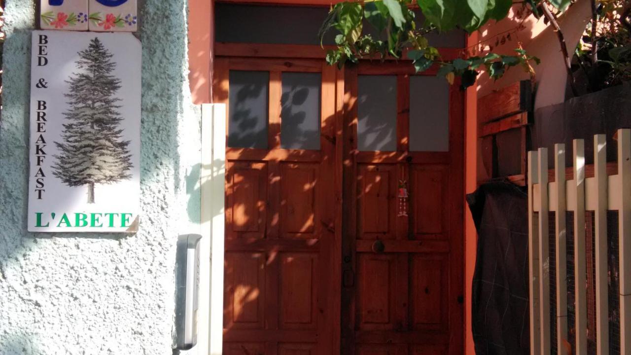 L'Abete Acomodação com café da manhã Guspini Exterior foto